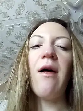 KattyLuuu online show from 01/18/26, 09:13