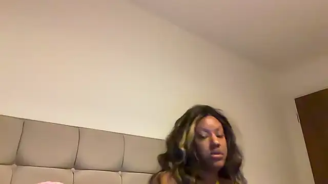 LavenderBuxton online show from 04/20/26, 09:38