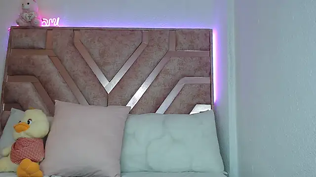 Roxan Fox- online show from 03/20/25, 06:41