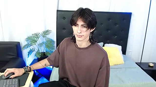 andreey50 online show from 11/18/25, 02:10