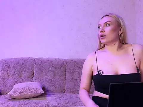 AzallandRoom online show from 12/04/25, 06:16