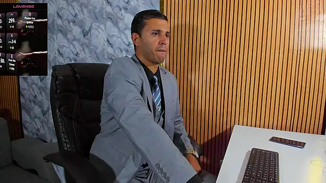 Hideintheoffice online show from 09/25/25, 11:08