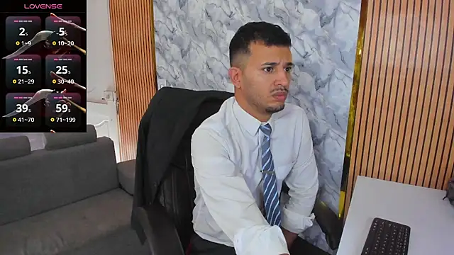 Hideintheoffice online show from 11/11/25, 03:56