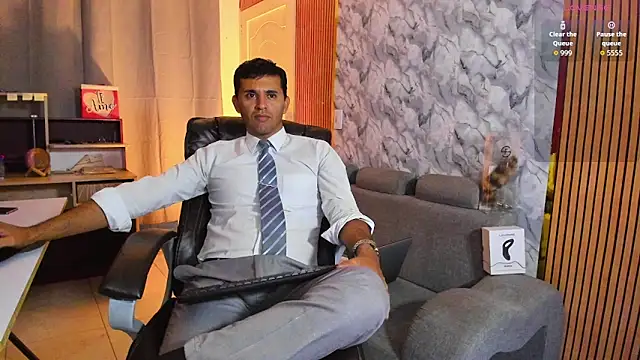 Hideintheoffice online show from 02/17/26, 05:26