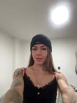 Snapshot of Camillesanto chatting on 03/13/25, 04:23 Camillesanto online show from 03/13/25, 04:23