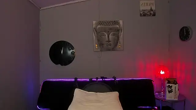 Snapshot of Camillesanto chatting on 03/18/25, 11:53 Camillesanto online show from 03/18/25, 11:53