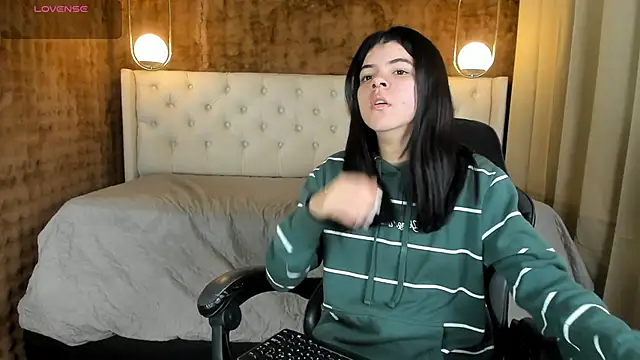 Maddy bennet online show from 03/19/25, 08:55