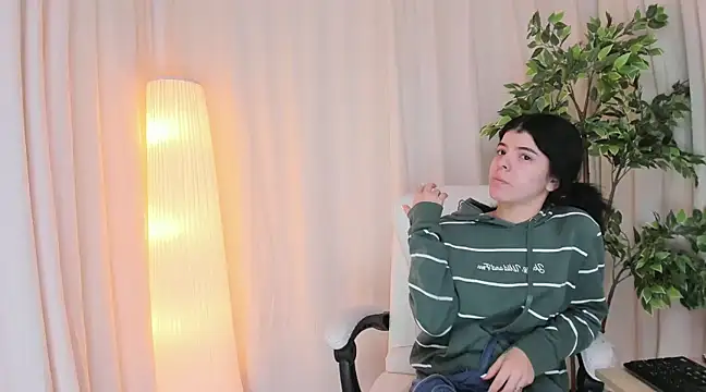 Maddy bennet online show from 03/20/25, 10:32