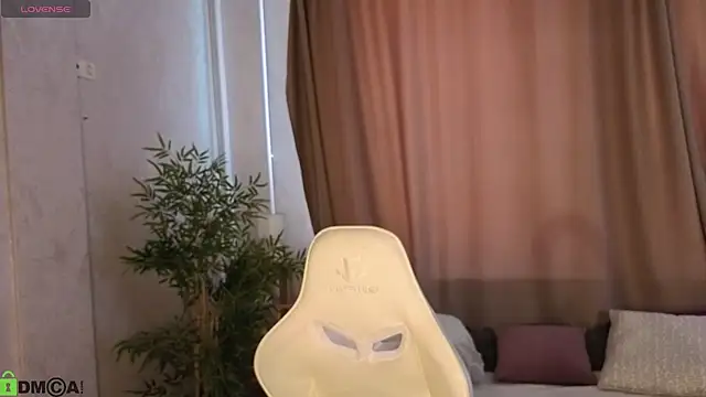 Snapshot of Cheryl__Brown chatting on 06/19/26, 01:10 Cheryl Brown online show from 06/19/26, 01:10