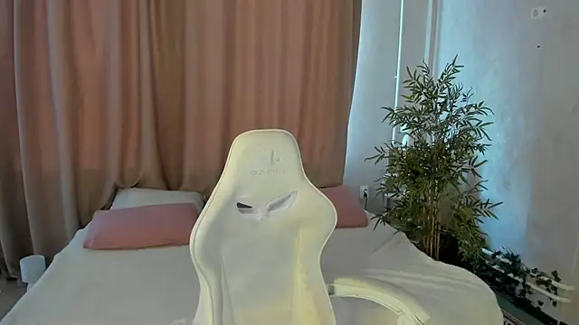 Snapshot of Cheryl__Brown chatting on 07/03/26, 01:23 Cheryl Brown online show from 07/03/26, 01:23