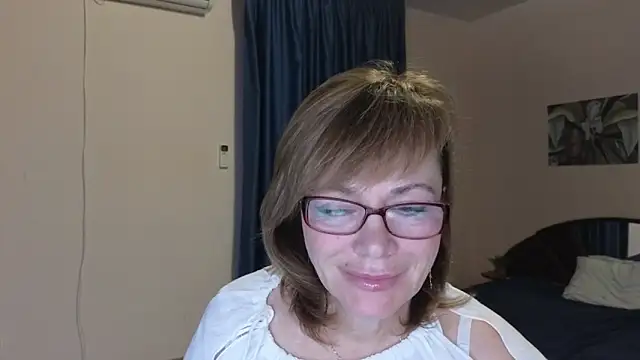 Miss Moren online show from 11/25/25, 04:56