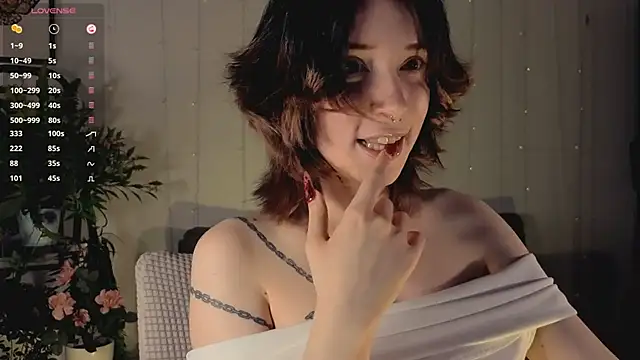 Snapshot of lilithlunna chatting on 03/08/25, 04:34 lilithlunna online show from 03/08/25, 04:34