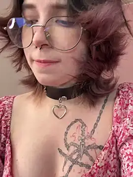 Snapshot of lilithlunna chatting on 03/12/25, 06:51 lilithlunna online show from 03/12/25, 06:51