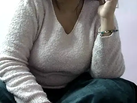 Snapshot of Housewife12 chatting on 01/18/25, 07:38 Housewife12 online show from 01/18/25, 07:38