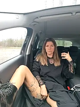 Snapshot of sansan2411 chatting on 02/19/26, 01:40 sansan2411 online show from 02/19/26, 01:40