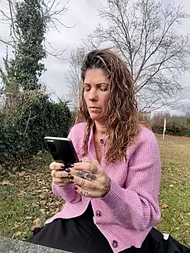 Snapshot of sansan2411 chatting on 02/21/26, 01:01 sansan2411 online show from 02/21/26, 01:01