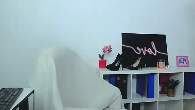 Lia Benini online show from 01/29/25, 07:32