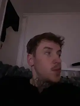 Snapshot of shelovesc chatting on 12/19/24, 10:32 shelovesc online show from 12/19/24, 10:32