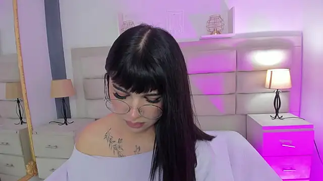 RoseCassie online show from 02/21/25, 04:37