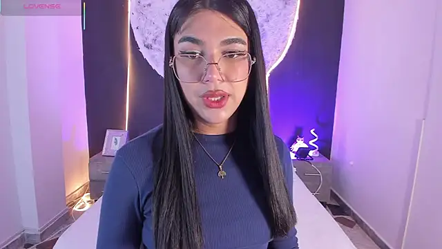 RoseCassie online show from 11/30/25, 01:48