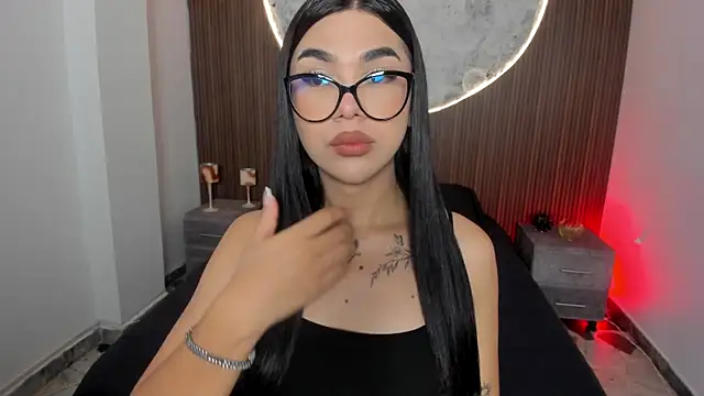 RoseCassie online show from 04/01/26, 01:41