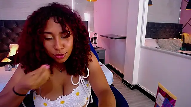 Snapshot of lauraltt chatting on 01/09/25, 06:57 lauraltt online show from 01/09/25, 06:57