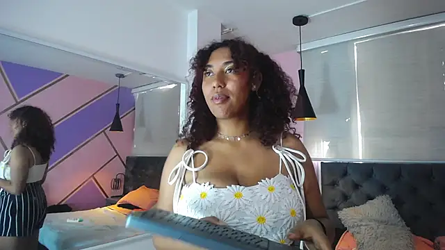 Snapshot of lauraltt chatting on 01/27/25, 04:22 lauraltt online show from 01/27/25, 04:22