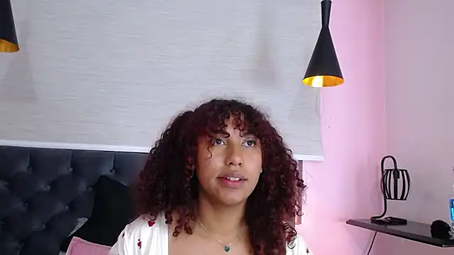 Snapshot of lauraltt chatting on 02/23/25, 07:11 lauraltt online show from 02/23/25, 07:11