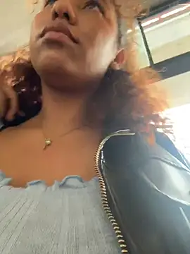 Snapshot of lauraltt chatting on 12/16/25, 07:08 lauraltt online show from 12/16/25, 07:08