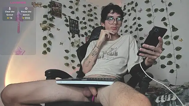 Snapshot of skinny_dann chatting on 01/05/25, 01:56 skinny dann online show from 01/05/25, 01:56