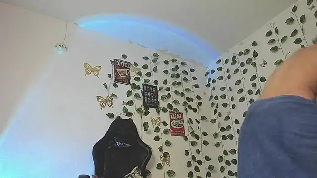 Snapshot of skinny_dann chatting on 02/09/25, 02:28 skinny dann online show from 02/09/25, 02:28