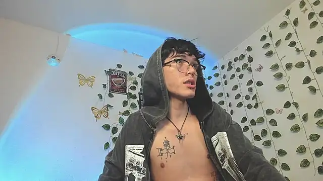 Snapshot of skinny_dann chatting on 02/11/25, 01:20 skinny dann online show from 02/11/25, 01:20