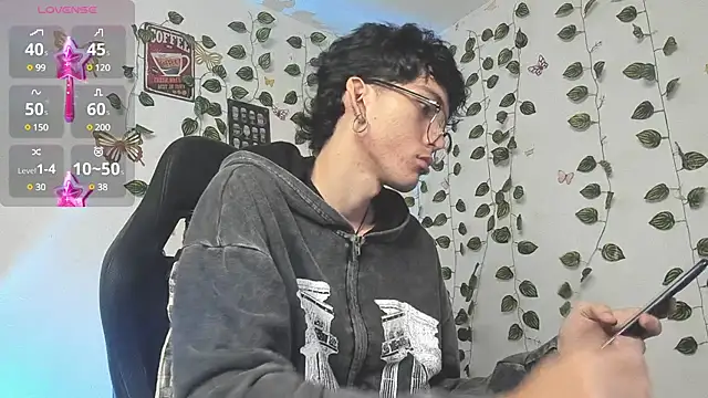 Snapshot of skinny_dann chatting on 03/16/25, 03:04 skinny dann online show from 03/16/25, 03:04