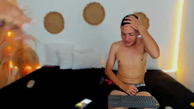 TifannyRossiii online show from 03/22/25, 10:04