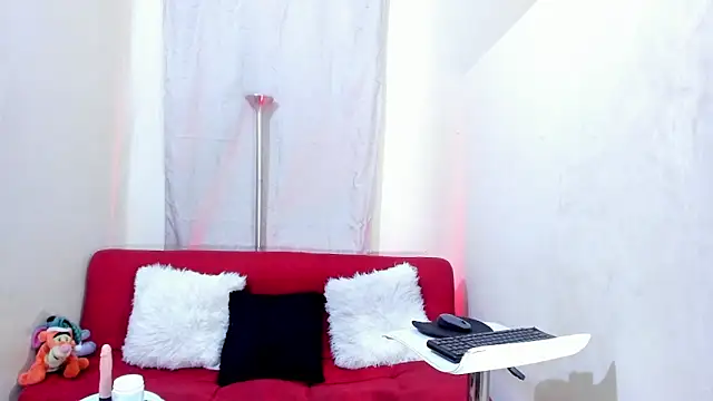 Mariana 16  online show from 03/12/25, 08:52