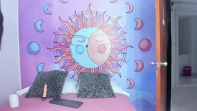 Mariana 16  online show from 09/18/25, 07:38