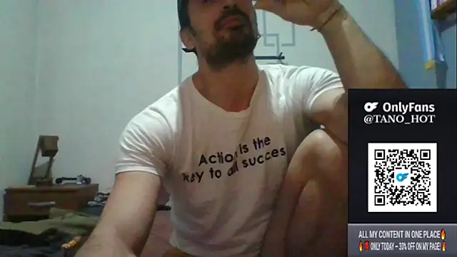 Snapshot of italianbighorse22 chatting on 10/12/25, 01:26 italianbighorse22 online show from 10/12/25, 01:26