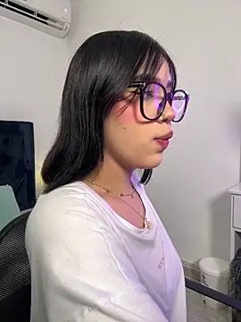 Lily Woodz online show from 02/09/26, 07:07