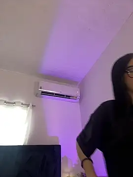 Snapshot of Lily_Woodz chatting on 07/01/26, 07:13 Lily Woodz online show from 07/01/26, 07:13