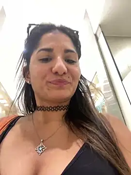 AlejandritaMilano online show from 02/24/26, 09:02