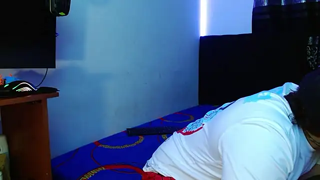 miia-liiam online show from 01/11/26, 06:51