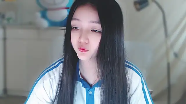 xiao-xiao-D online show from 02/05/25, 12:49