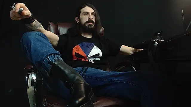 Snapshot of AxelColton chatting on 01/12/25, 05:45 AxelColton online show from 01/12/25, 05:45