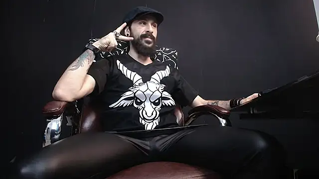 Snapshot of AxelColton chatting on 02/16/25, 06:10 AxelColton online show from 02/16/25, 06:10