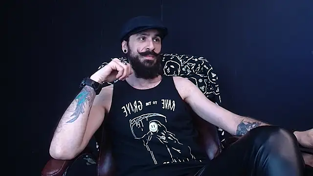 Snapshot of AxelColton chatting on 03/13/25, 09:32 AxelColton online show from 03/13/25, 09:32