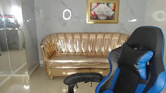 Snapshot of honey_torres_sub chatting on 03/15/25, 01:29 honey torres sub online show from 03/15/25, 01:29