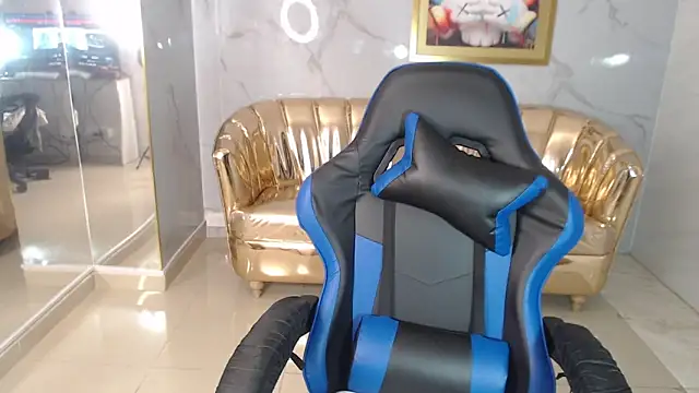 Snapshot of honey_torres_sub chatting on 03/18/25, 12:47 honey torres sub online show from 03/18/25, 12:47