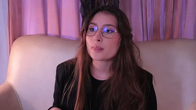 Daisha Riley online show from 10/22/25, 06:29