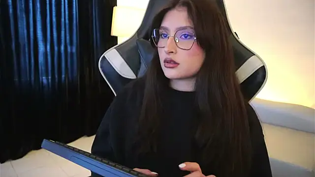 Daisha Riley online show from 04/10/26, 01:05