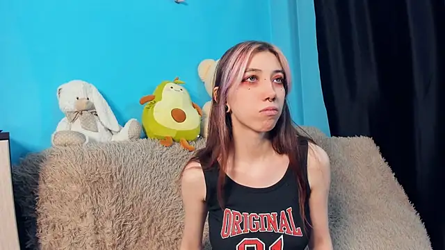 Snapshot of _Mindy_ chatting on 12/24/24, 06:44 Mindy online show from 12/24/24, 06:44